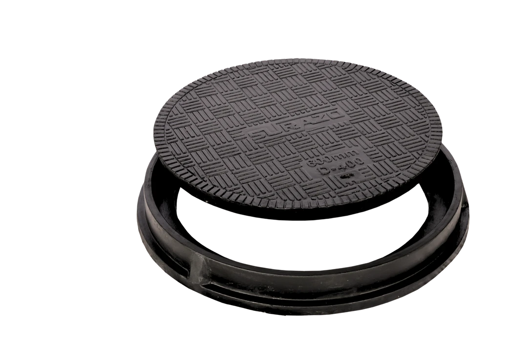 Circular manhole cover with frame